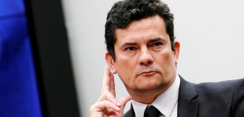 REVISTA VAZA DIÁLOGOS COM MORO PEDINDO PROVAS E NEGANDO DELAÇÃO DE CUNHA