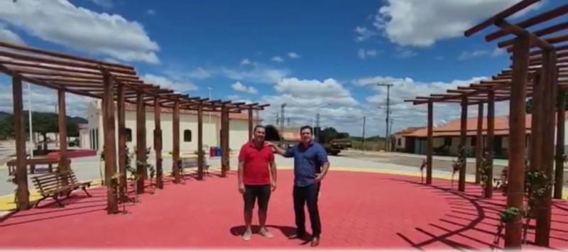 Deputado Marquinho Viana visita Praça de Várzea Grande construída com sua Emenda Parlamentar