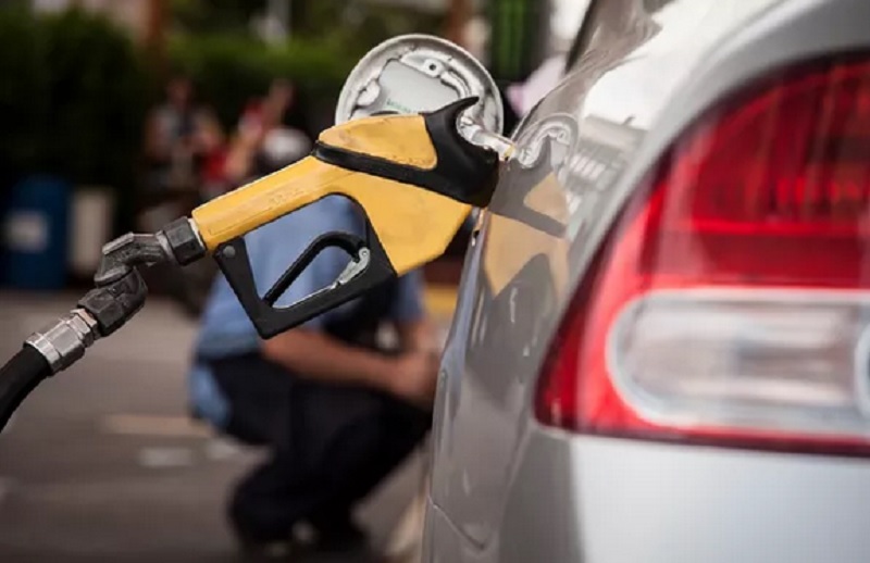 Governo estuda medidas para conter preços de combustíveis, mas efeito esperado é limitado