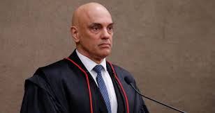 Alexandre de Moraes vota pela condenação de Bolsonaro e mais sete réus no STF
