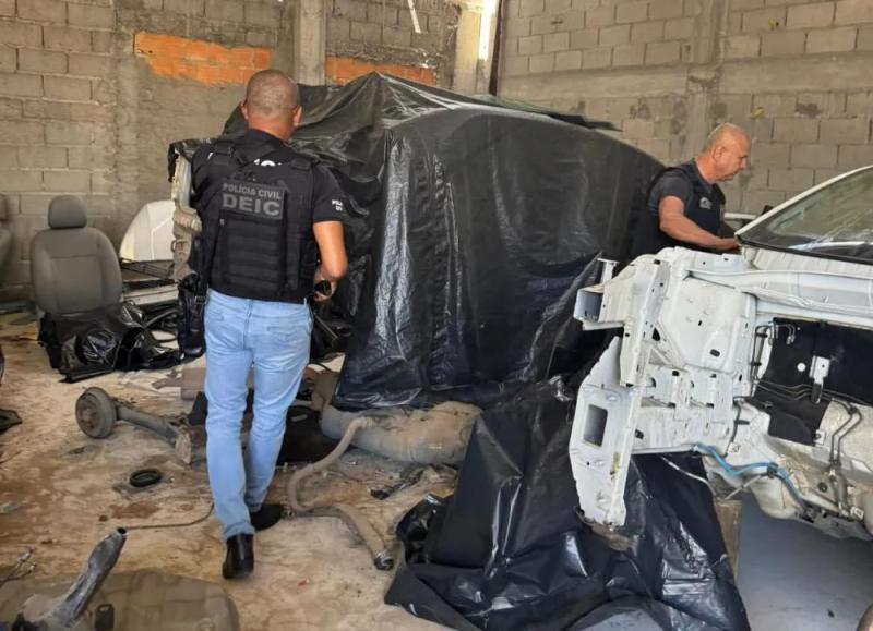 Galpão de desmanche envolvido em fraudes de seguro é localizado na Bahia